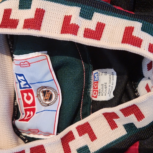 CCM Vintage 90s Phoenix Coyote NHL Jersey - Picture 4 of 4
